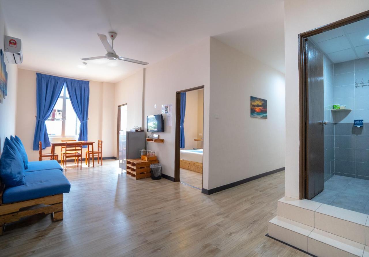 Paretto Seaview Hotel Пантай-Сенанг Экстерьер фото